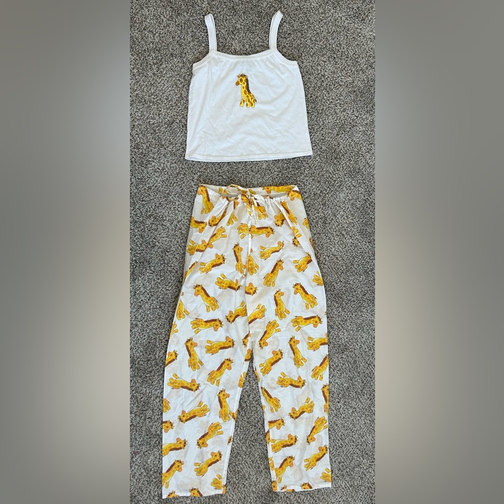 Vintage EUC Giraffe Print Pajama Set Size Medium Women’s Y2K